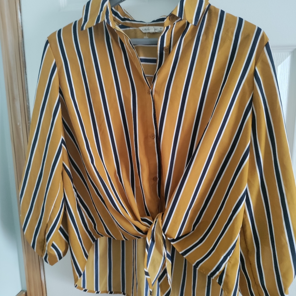 Woman's button tie up blouse 2X